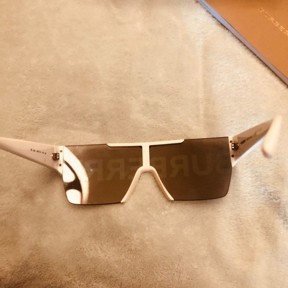 Burberry Sunglasses - Picture 5 of 6